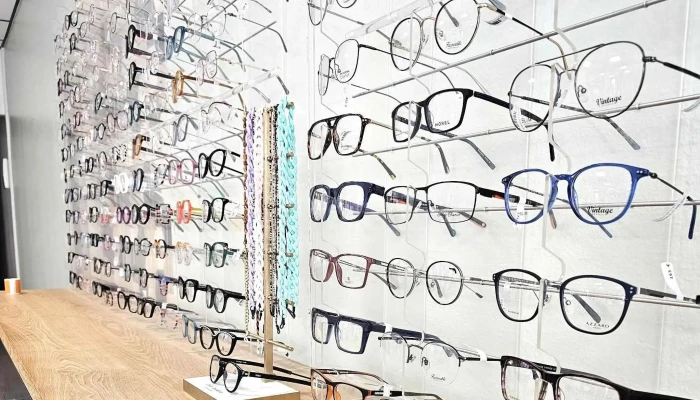 Les Lunettes De Valerie Videos - Artix