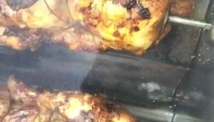 Les Poulets De Mamie -  Plats Et Boissons - Artix