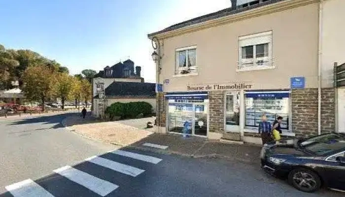Lhomme De La Boutique Ndeg11 Street View Et 360deg - Arnac-pompadour