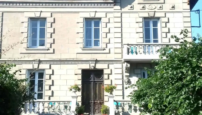 Lime Trees -  Tout - Arnac-pompadour
