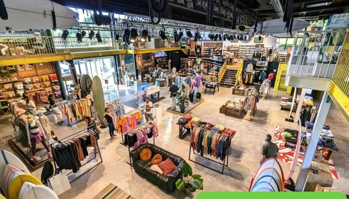 Magasin Boardriders Quiksilver Billabong Roxy Element Dc Shoes Rvca -  Tout - Saint-jean-de-luz