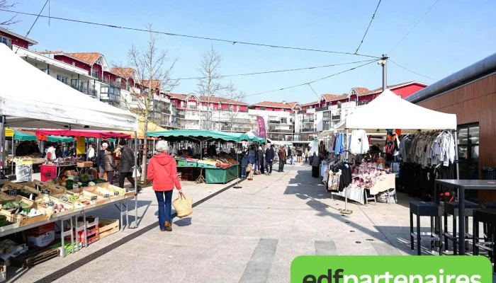 Marché municipal de La Teste de Buch - 33260 La Teste-De-Buch