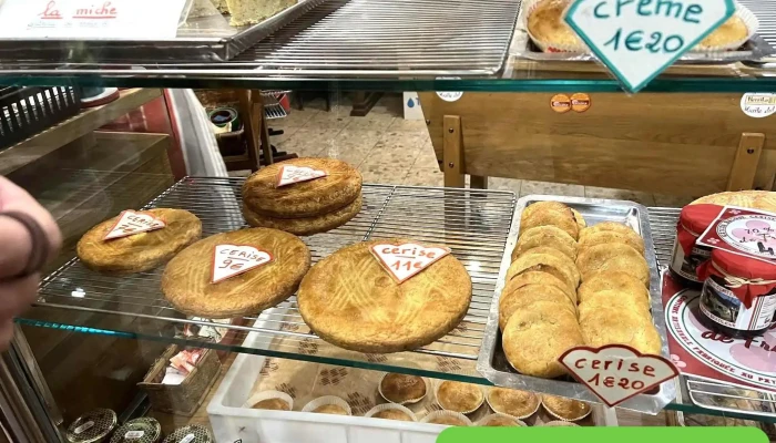 Moulin De Bassilour Boulangerie Patisserie Plats Et Boissons - Bidart