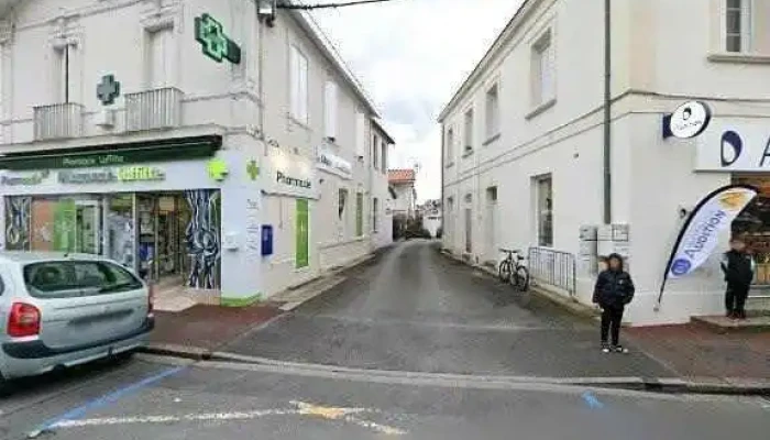 Pharmacie Laffitte -  Street View Et 360deg - Arès