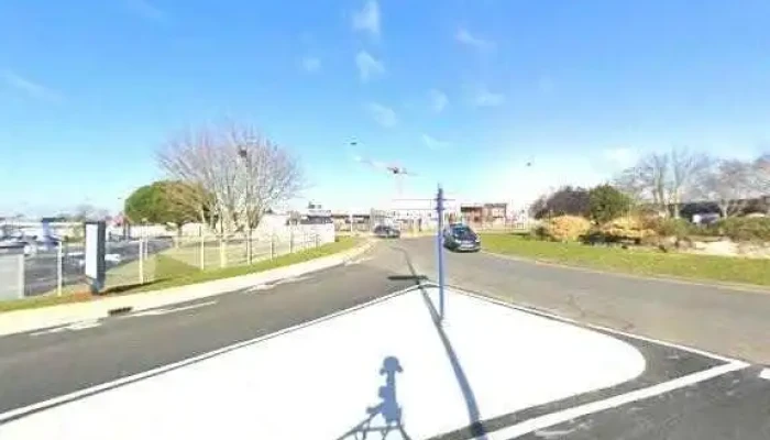 Rechange Auto Industrie -  Street View Et 360deg - Chauray