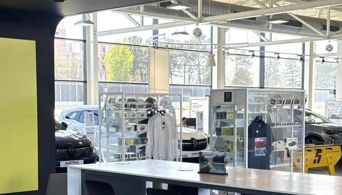 Renault Bordeaux Bruges -    Rrg Instagram - Bruges