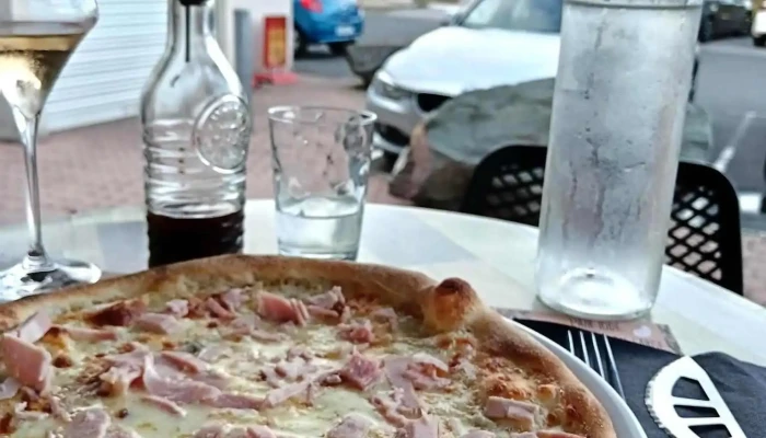 Renomets Bar Resto Pizzeria Pizza - Aiffres