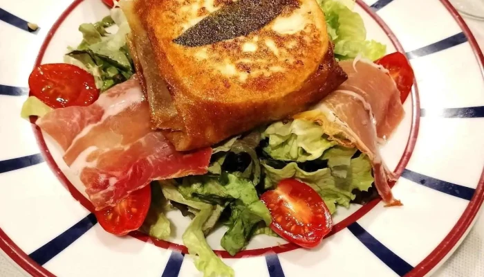 Restaurant Larralde -  Plats Et Boissons - Ascain