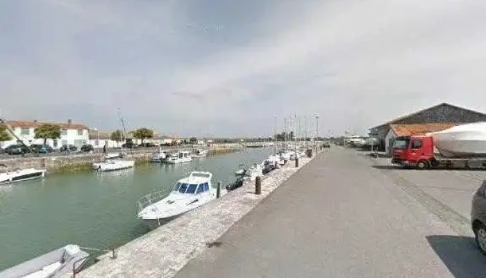 Ship And Fish Guide De Peche Sortie Peche Location Permis Bateau Magasin Street View Et 360deg - Ars-en-ré