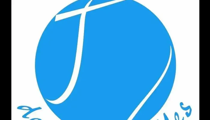 Tennis Club Des Combrailles -  Photos Du Proprietaire - Auzances