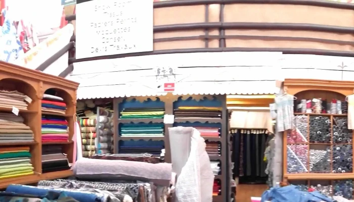 Tissus Docks De La Negresse -  Ouvert Maintenant - Biarritz