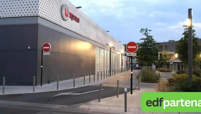U Express Et Drive -  Stationnement - Ambarès-et-lagrave
