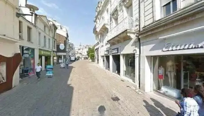 Un Jour Ailleurs Angouleme Tout - Angoulême
