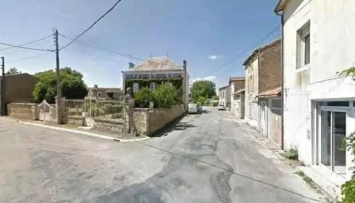 Vetpole Brioux Sur Boutonne -  Street View Et 360deg - Brioux-sur-boutonne
