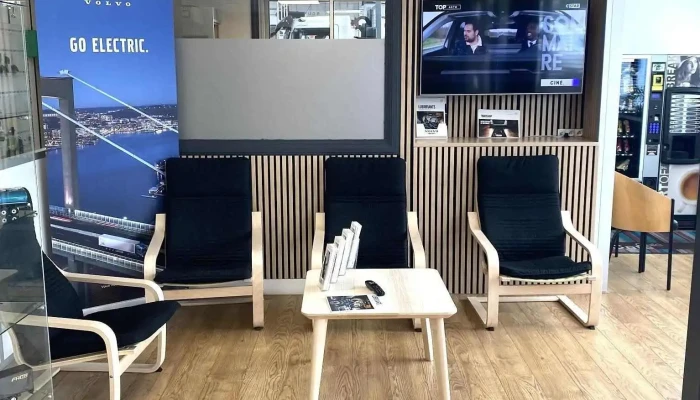 Volvo Truck Center Bordeaux -    Bruges Interieur - Bruges