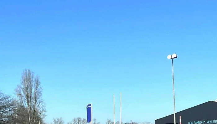 Volvo Truck Center Bordeaux -    Bruges Opinions - Bruges
