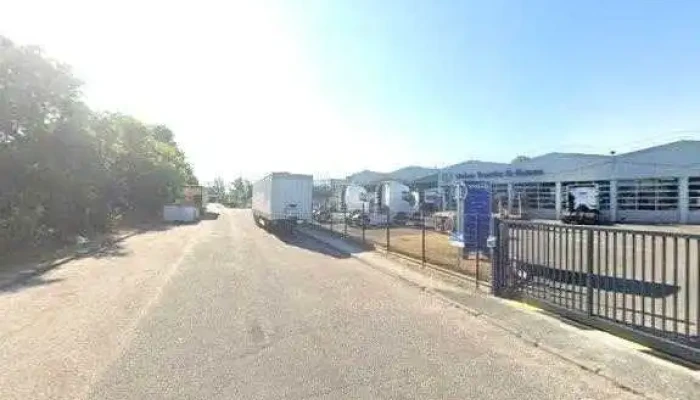 Volvo Truck Center Bordeaux -    Bruges Street View Et 360deg - Bruges