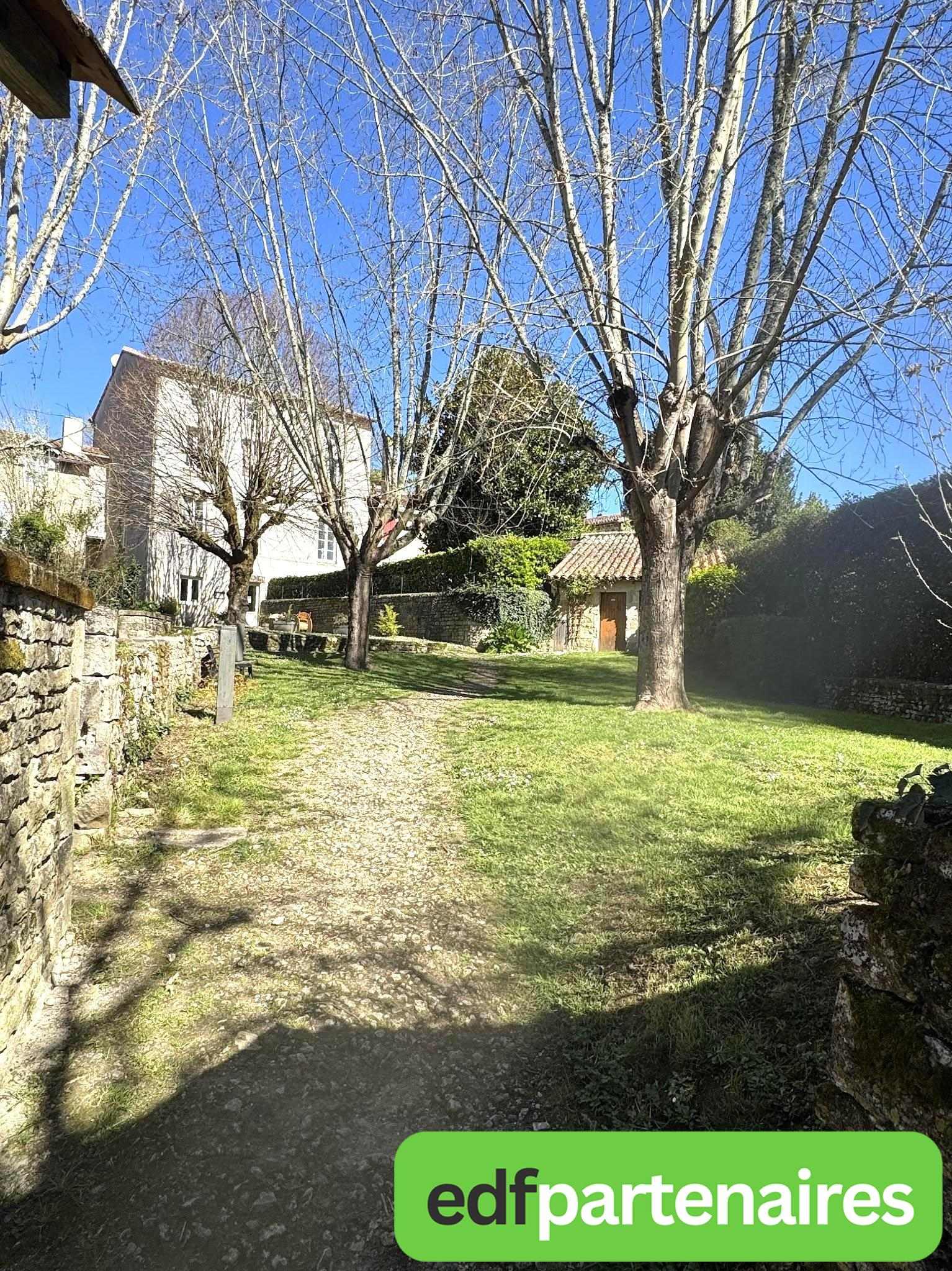 Toilet - 16700 Nanteuil-En-Vallée Toilet - 16700 Nanteuil-En-Vallée